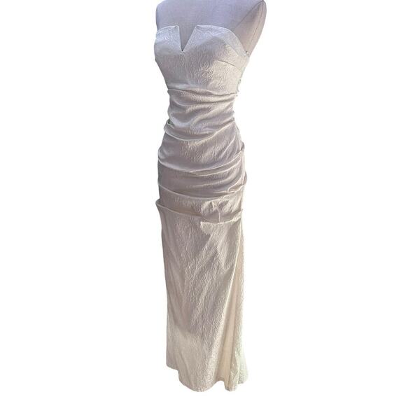 Nicole Miller sweetheart jacquard Strapless Wedding Gown Size 6 - Picture 1 of 15